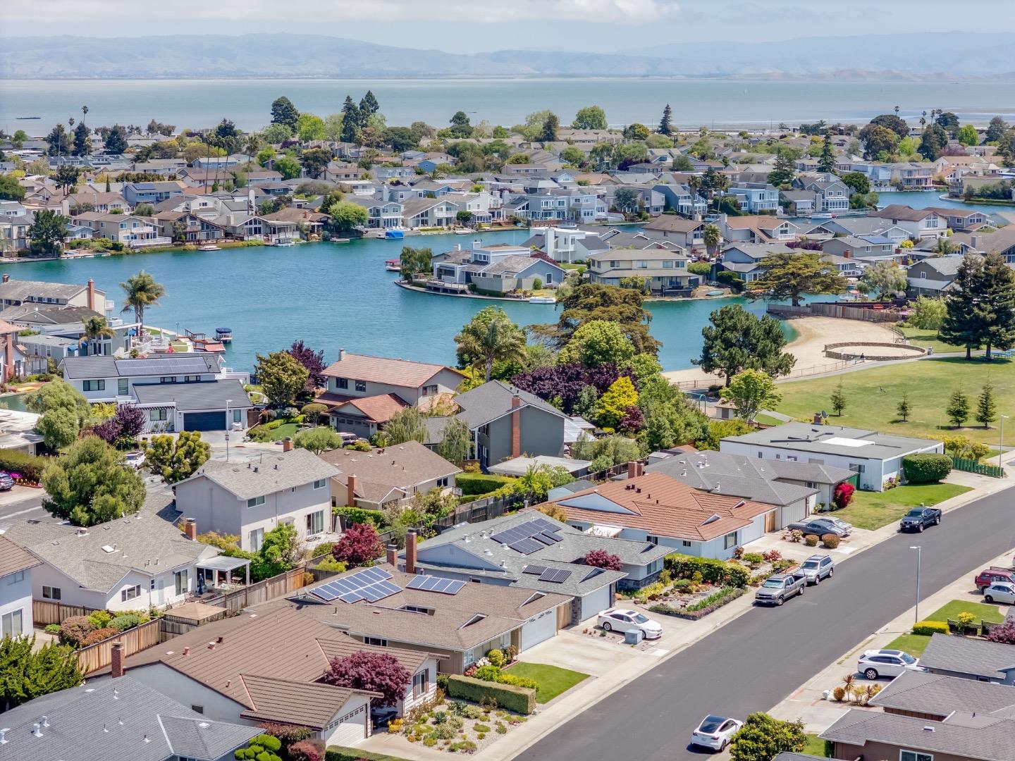 Neighborhood Neighborhood-32