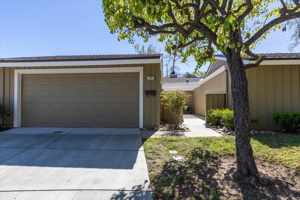 Neighborhood Neighborhood-78