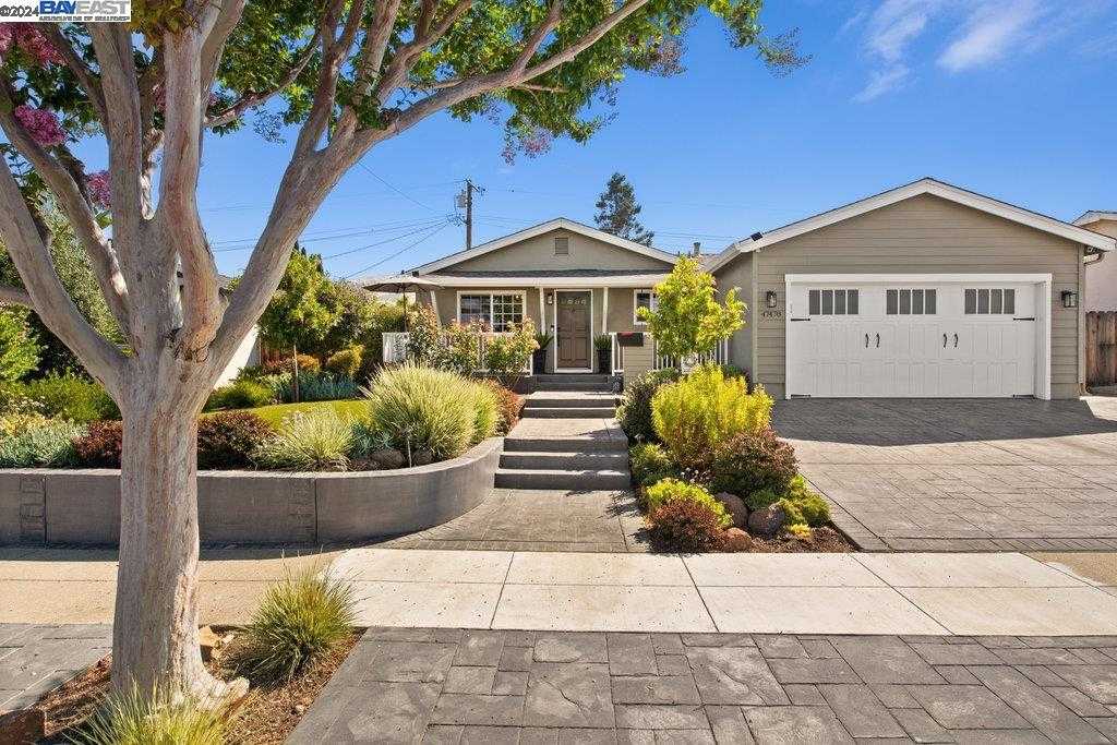 Neighborhood Neighborhood-20