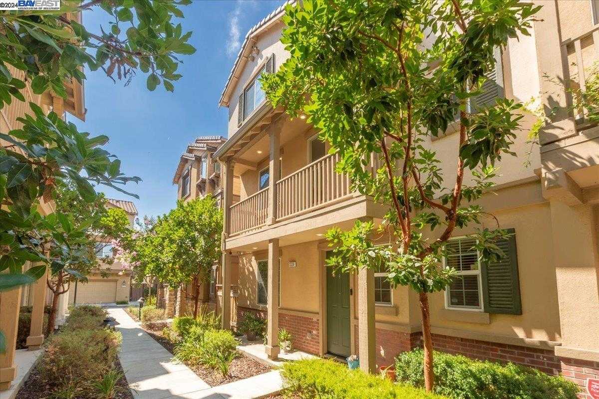 Neighborhood Neighborhood-22