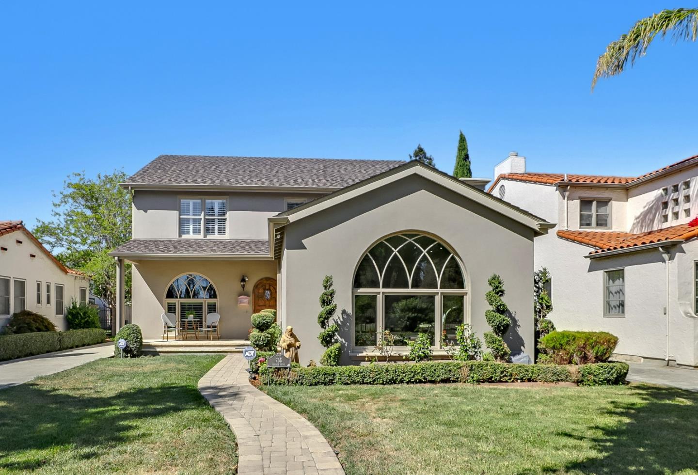 Neighborhood Neighborhood-92