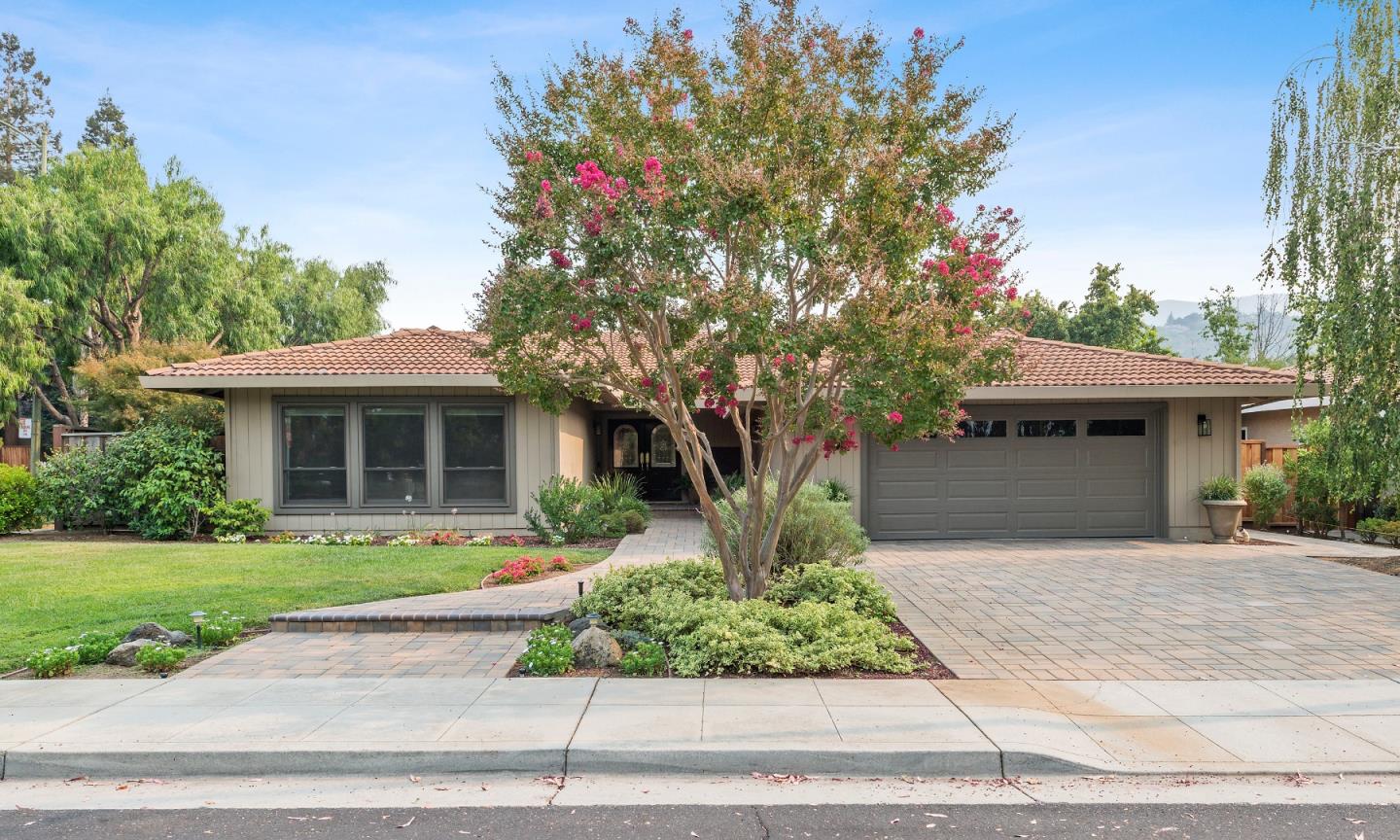 Neighborhood Neighborhood-162