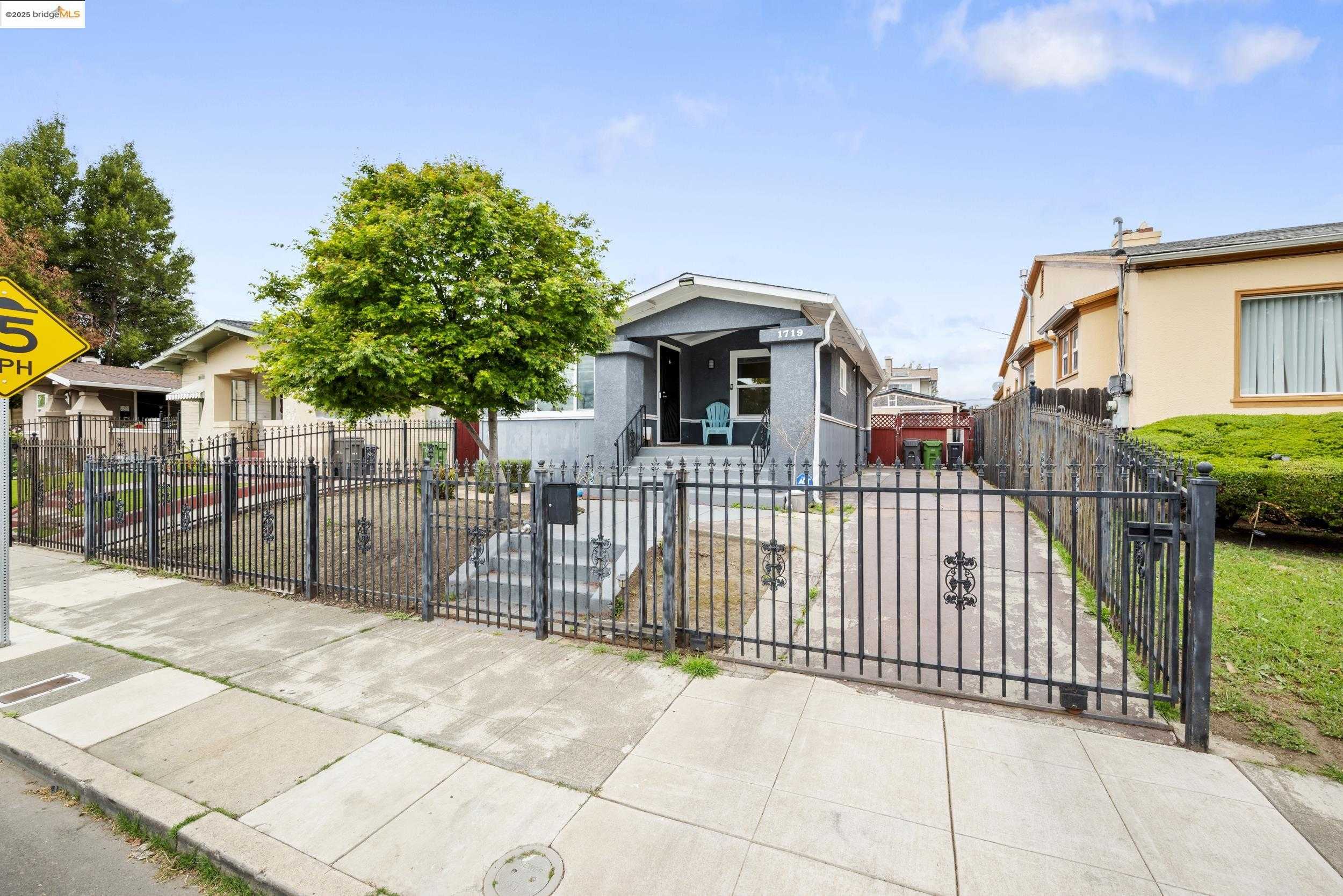 Neighborhood Neighborhood-8