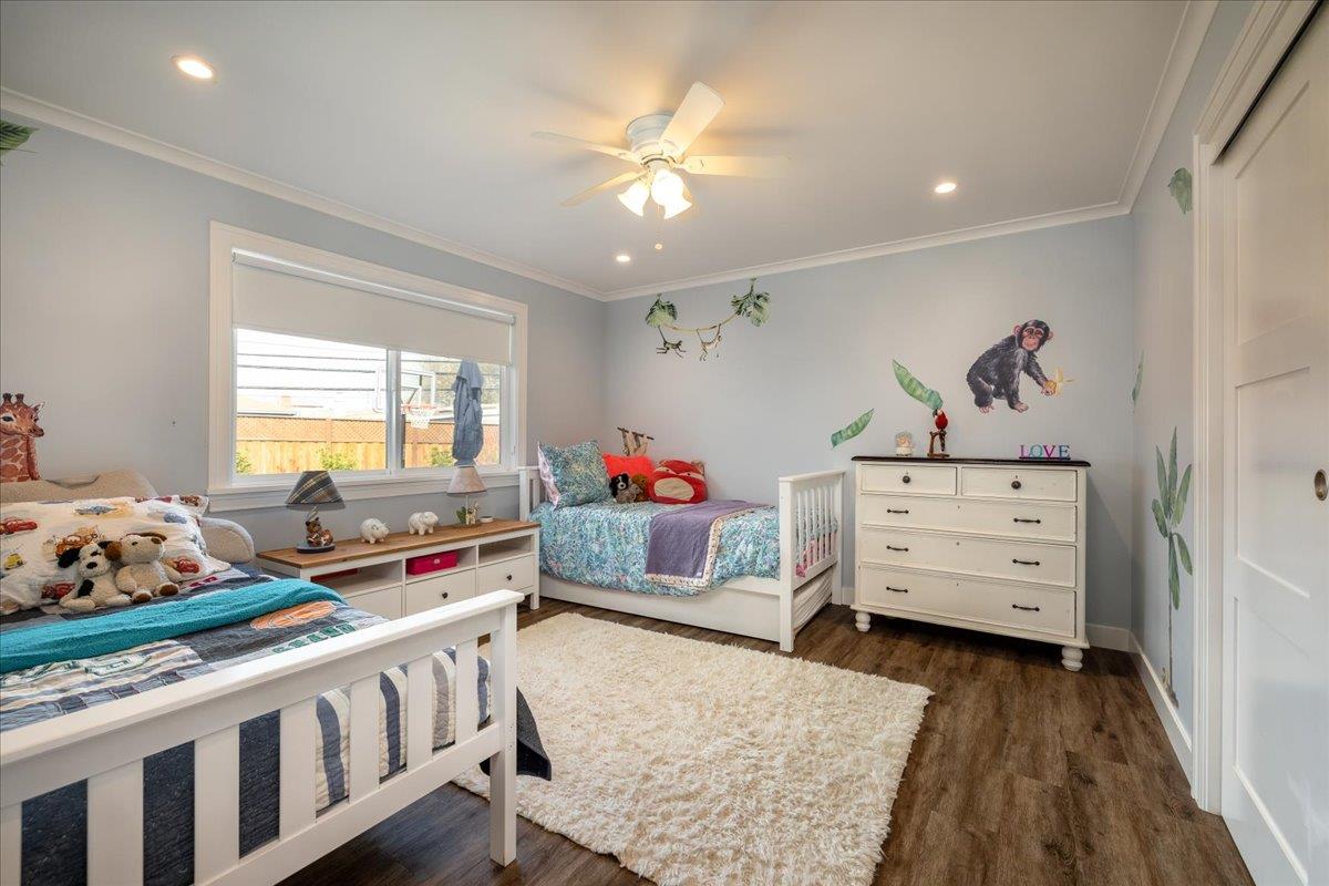 Neighborhood Neighborhood-137