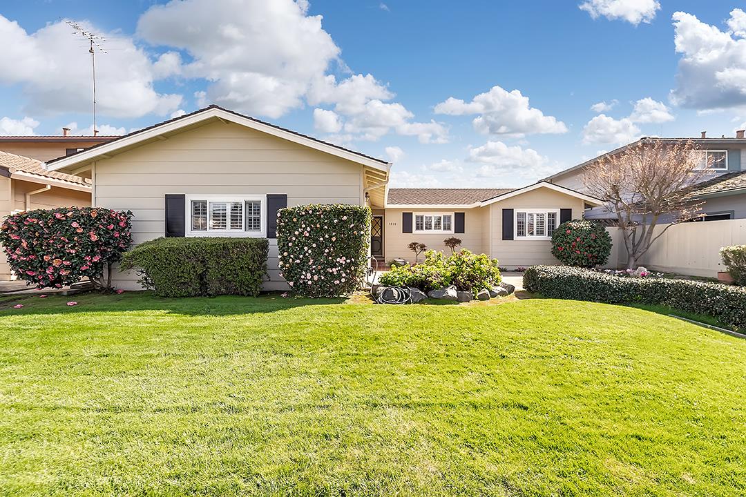 Neighborhood Neighborhood-30