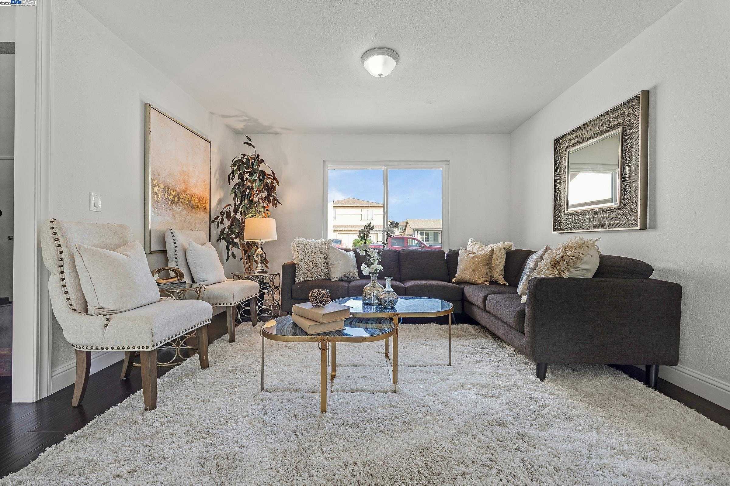 Neighborhood Neighborhood-4