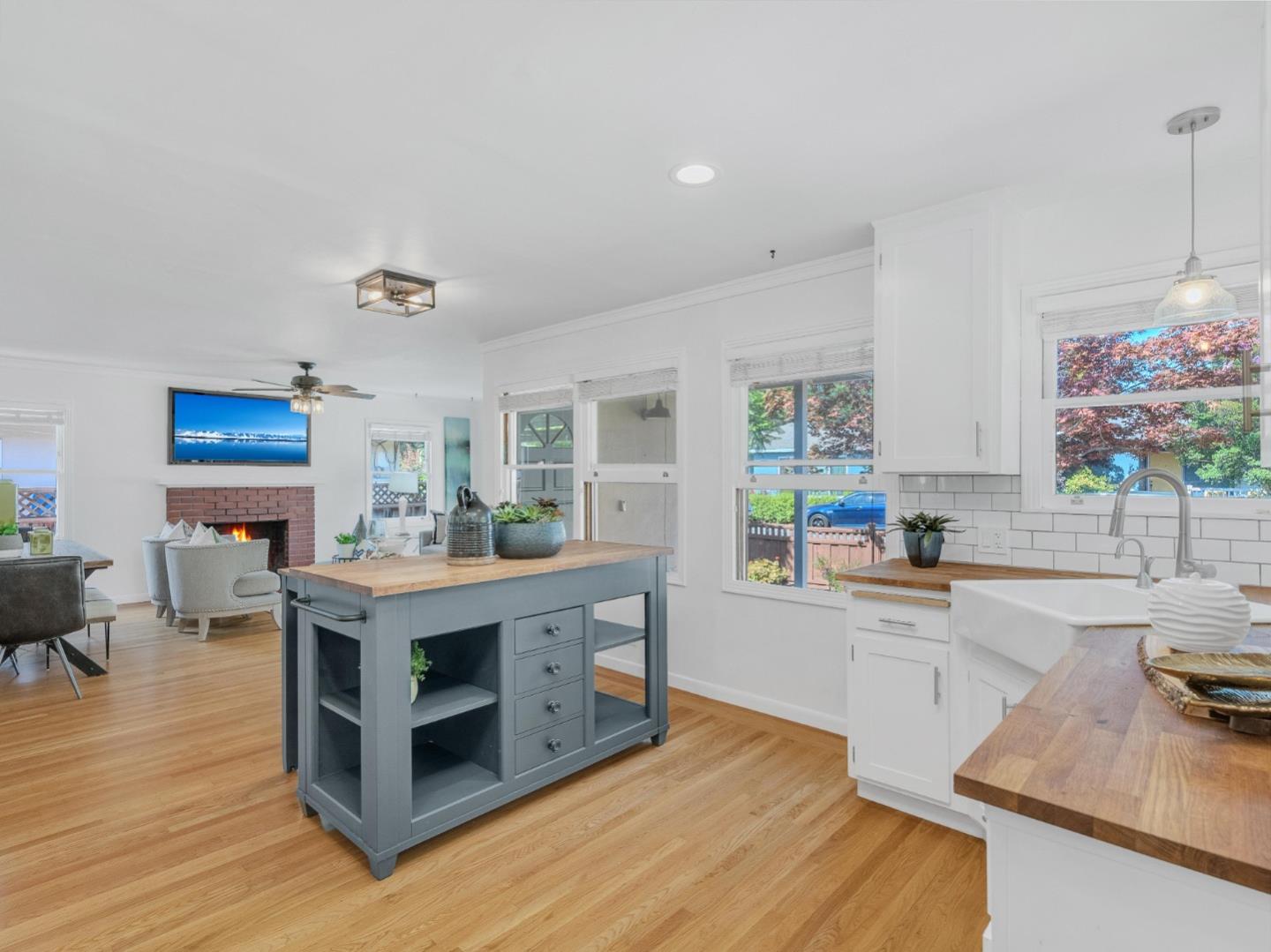 Neighborhood Neighborhood-92