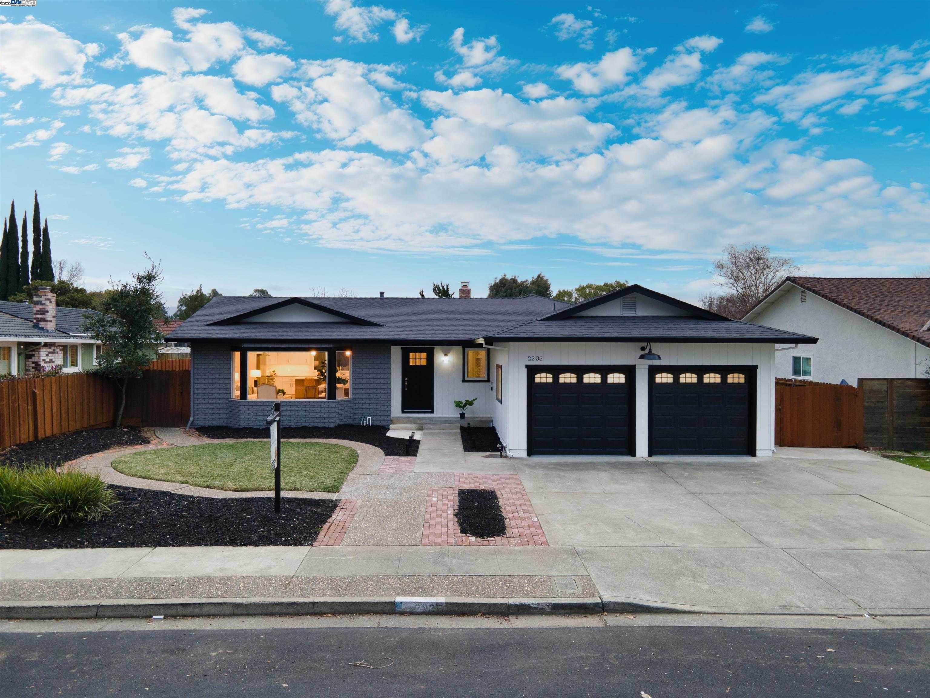 Neighborhood Neighborhood-8