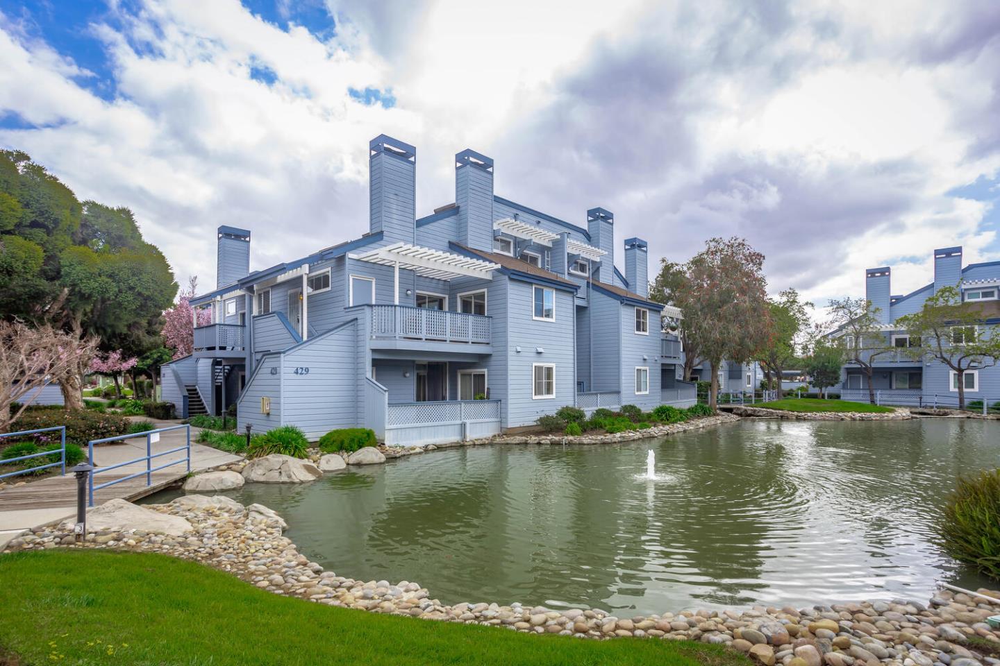 Neighborhood Neighborhood-121