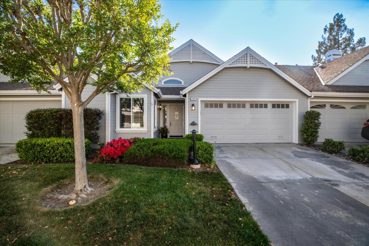 Neighborhood Neighborhood-22