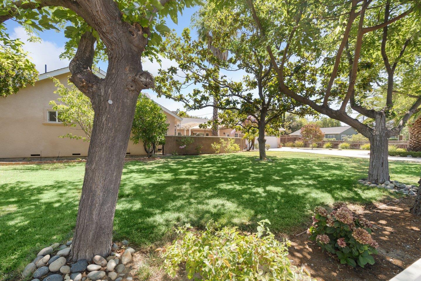 Neighborhood Neighborhood-70