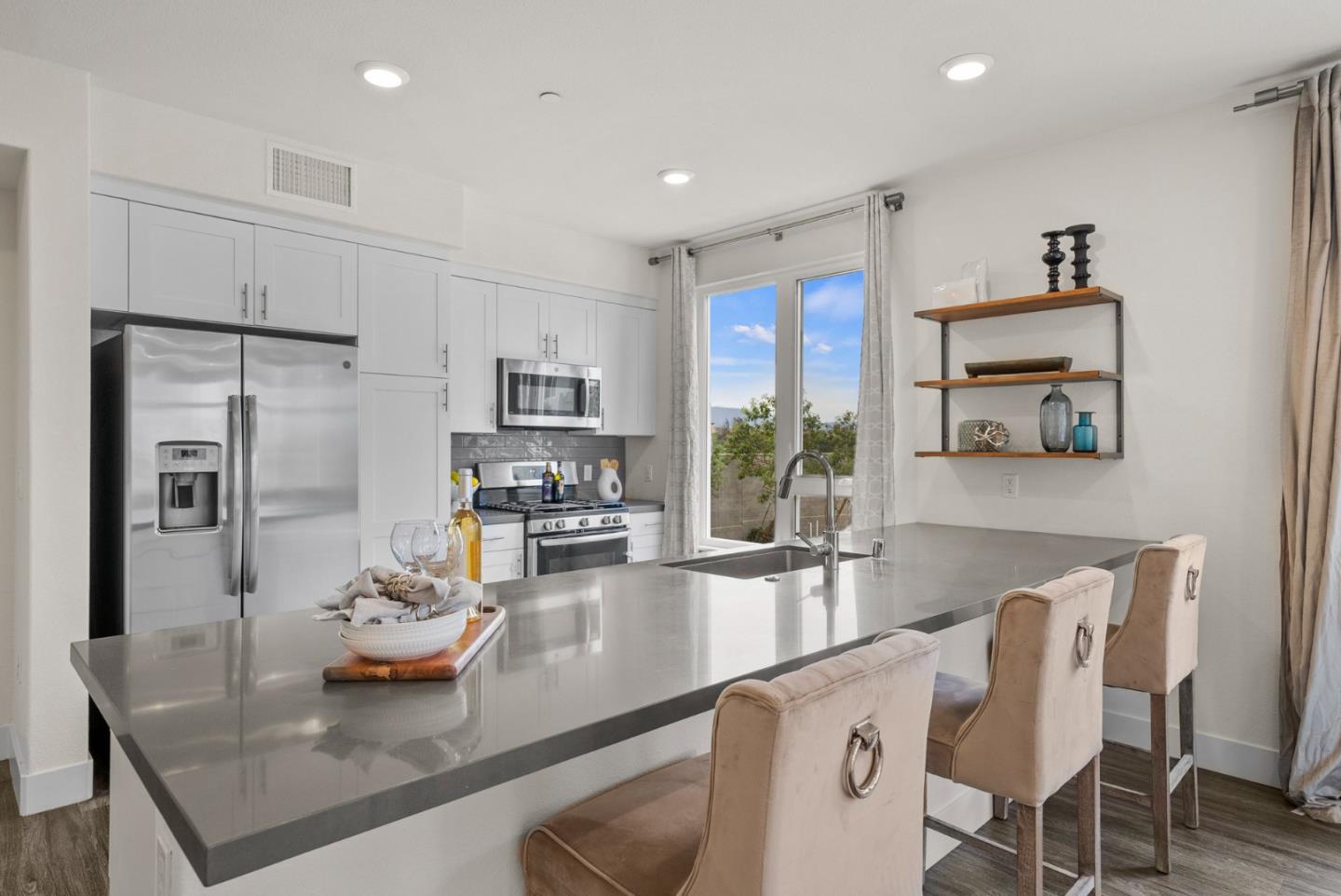 Neighborhood Neighborhood-108