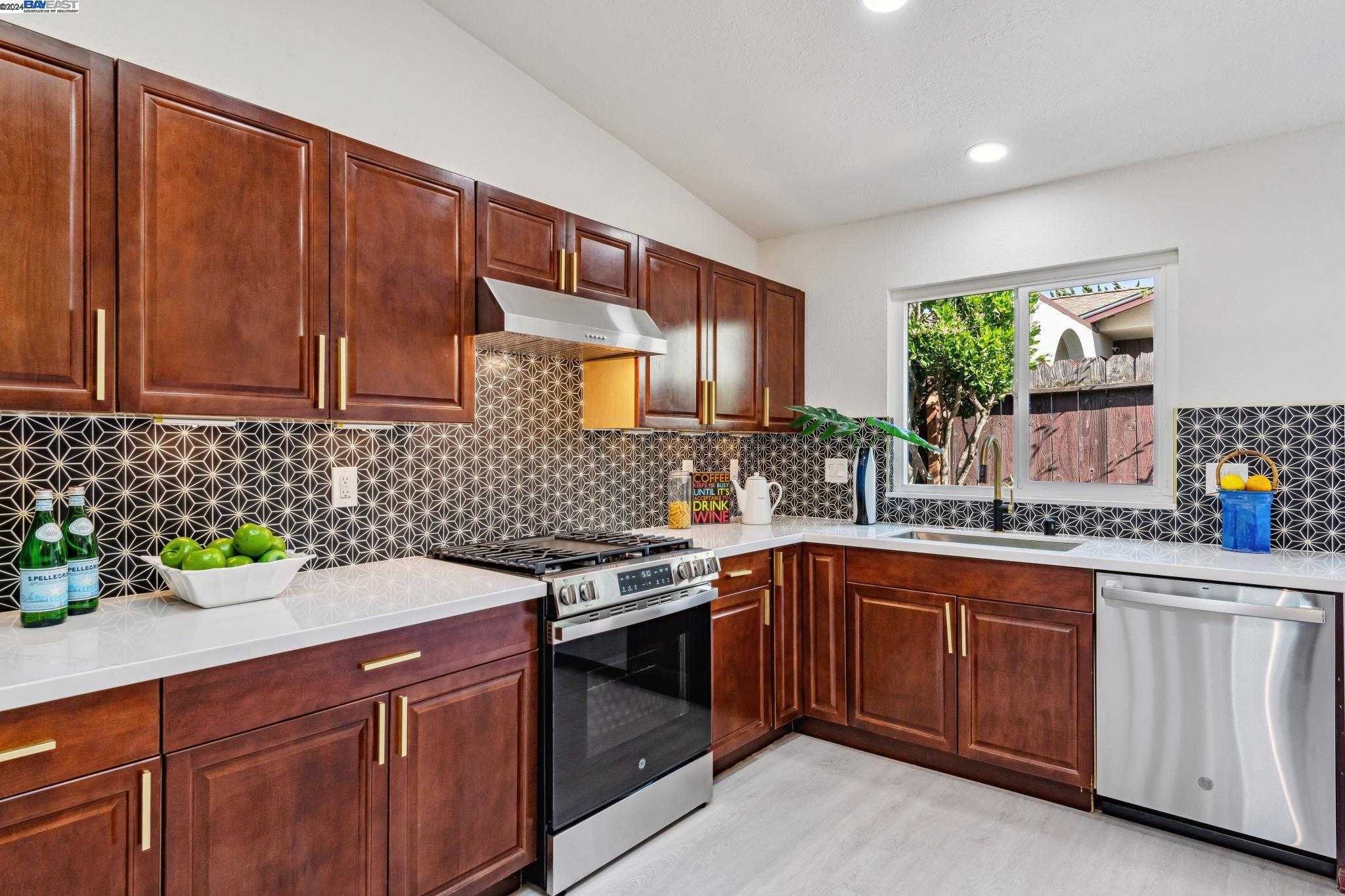 Neighborhood Neighborhood-58