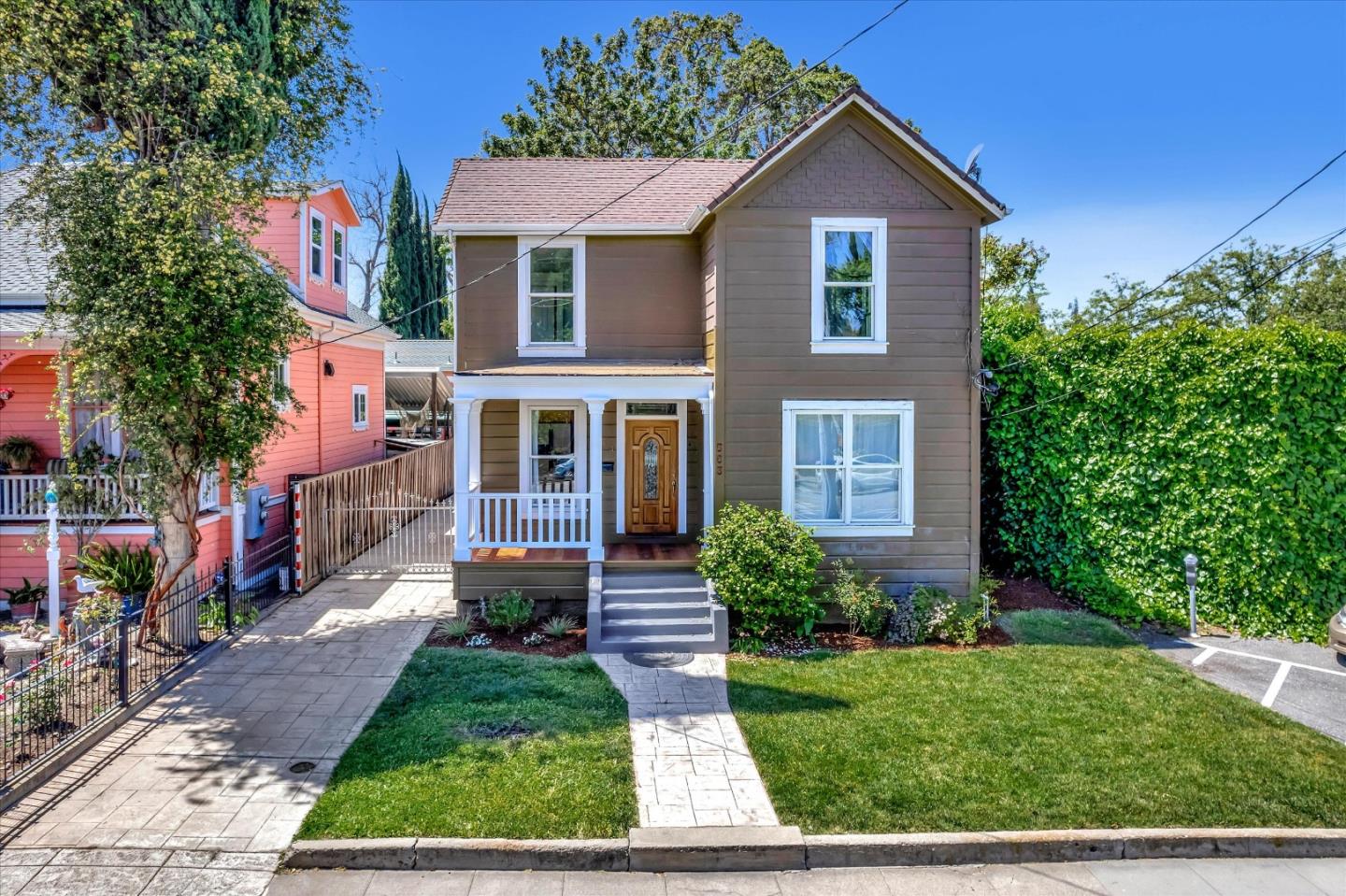 Neighborhood Neighborhood-59