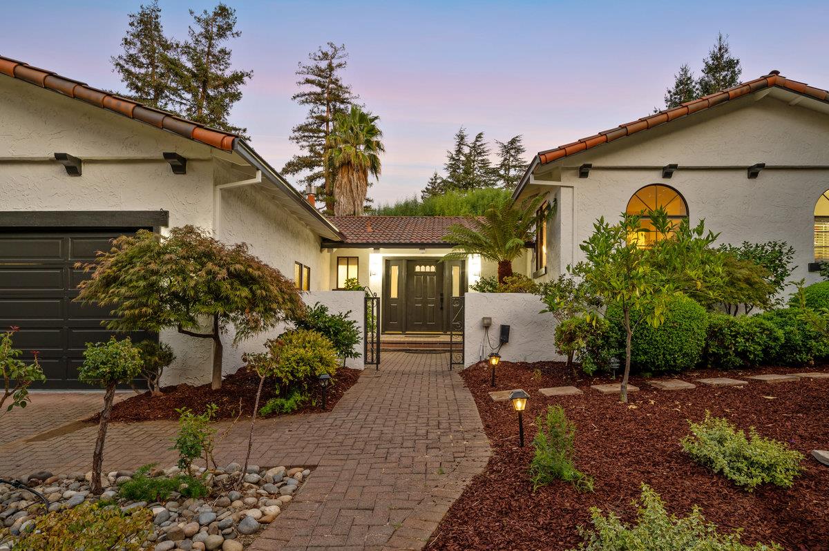 Neighborhood Neighborhood-32