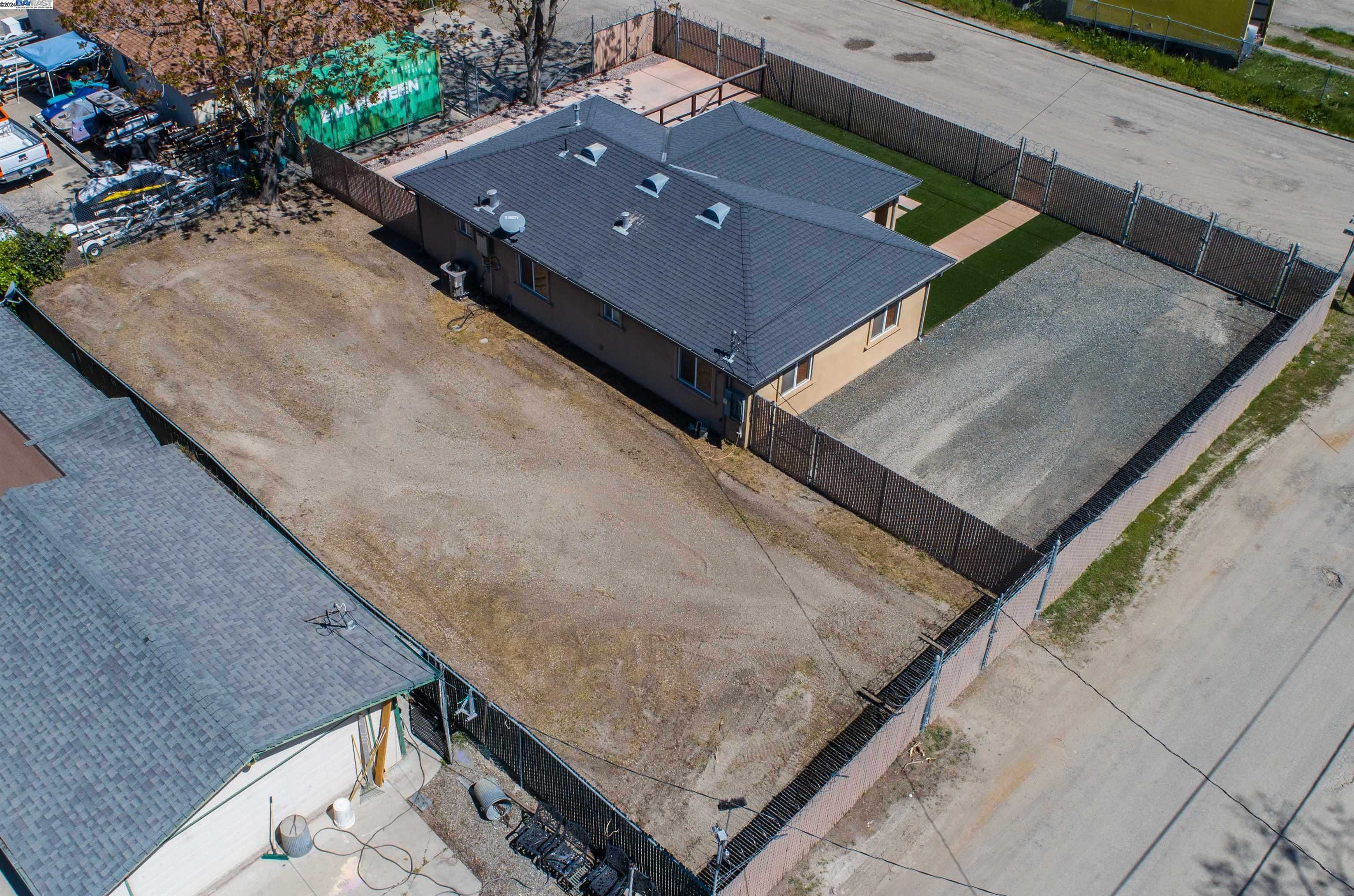 Neighborhood Neighborhood-10