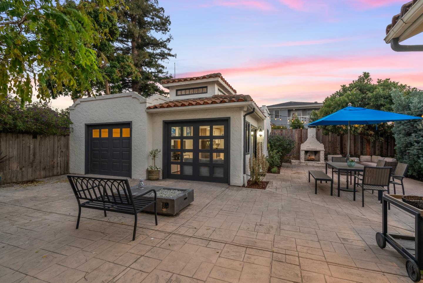 Neighborhood Neighborhood-4