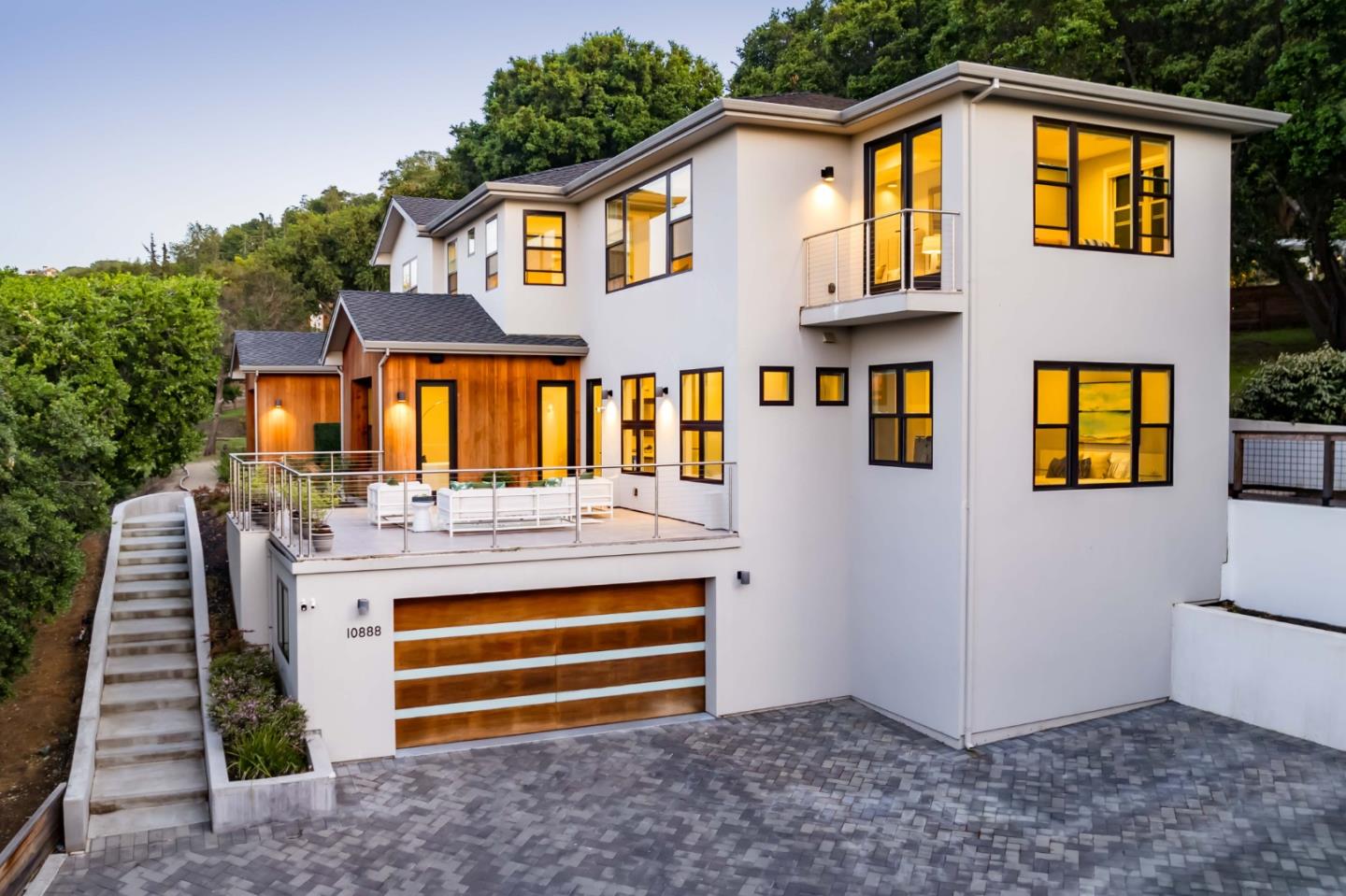 Neighborhood Neighborhood-131