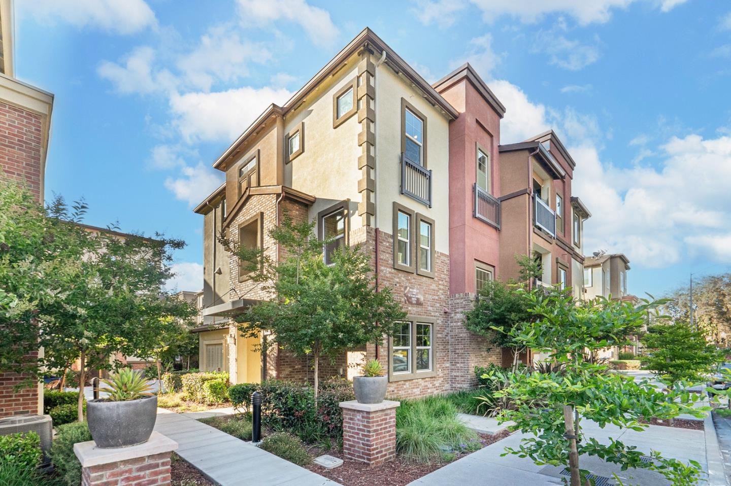 Neighborhood Neighborhood-1