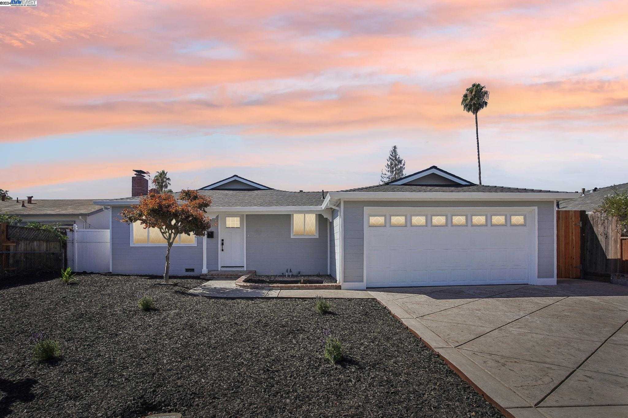 Neighborhood Neighborhood-10