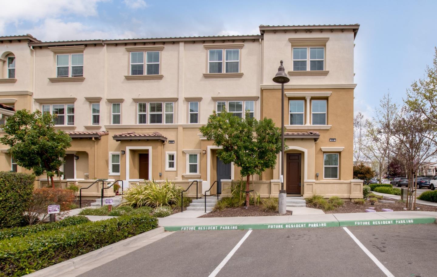 Neighborhood Neighborhood-154