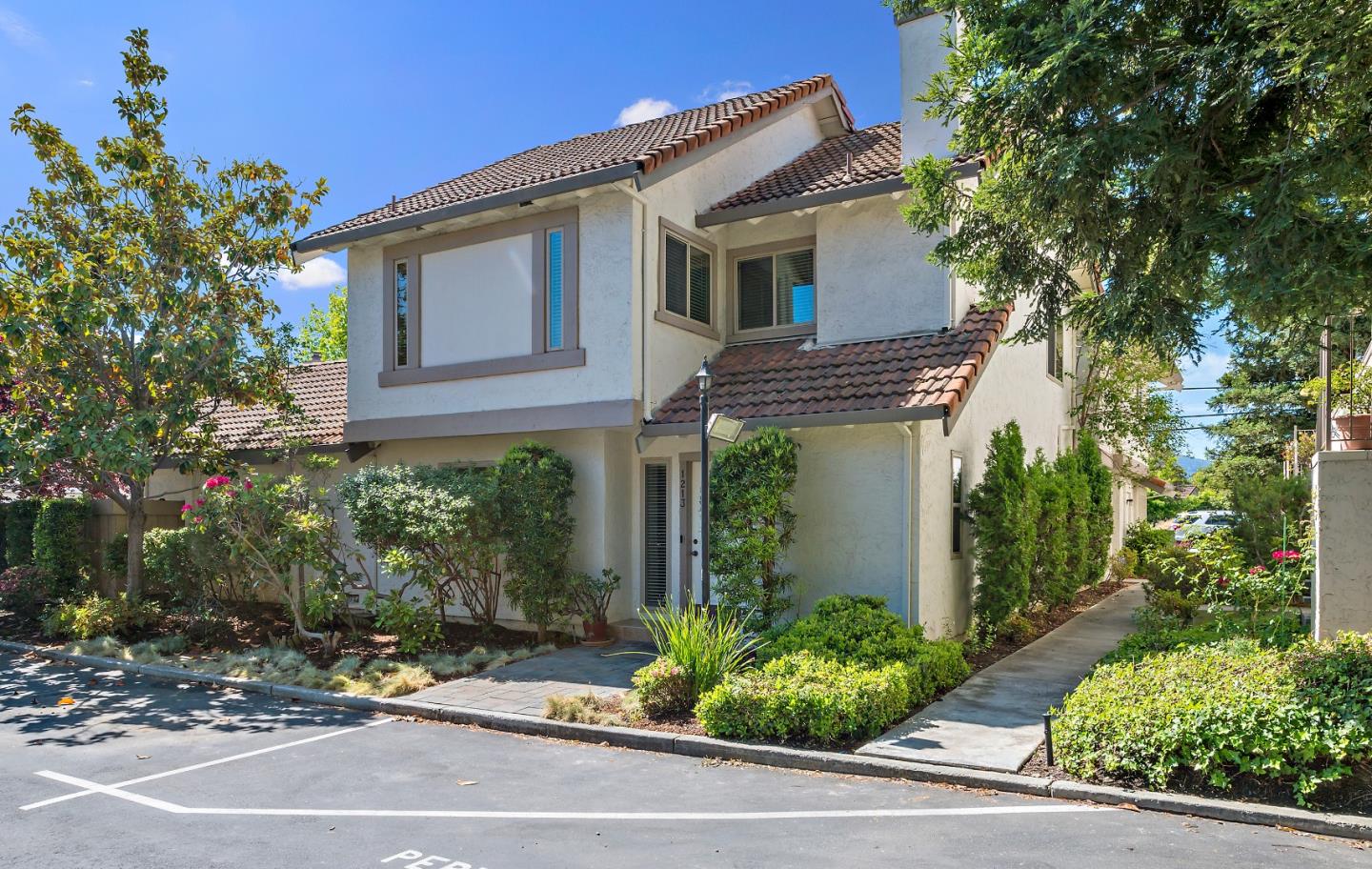 Neighborhood Neighborhood-15