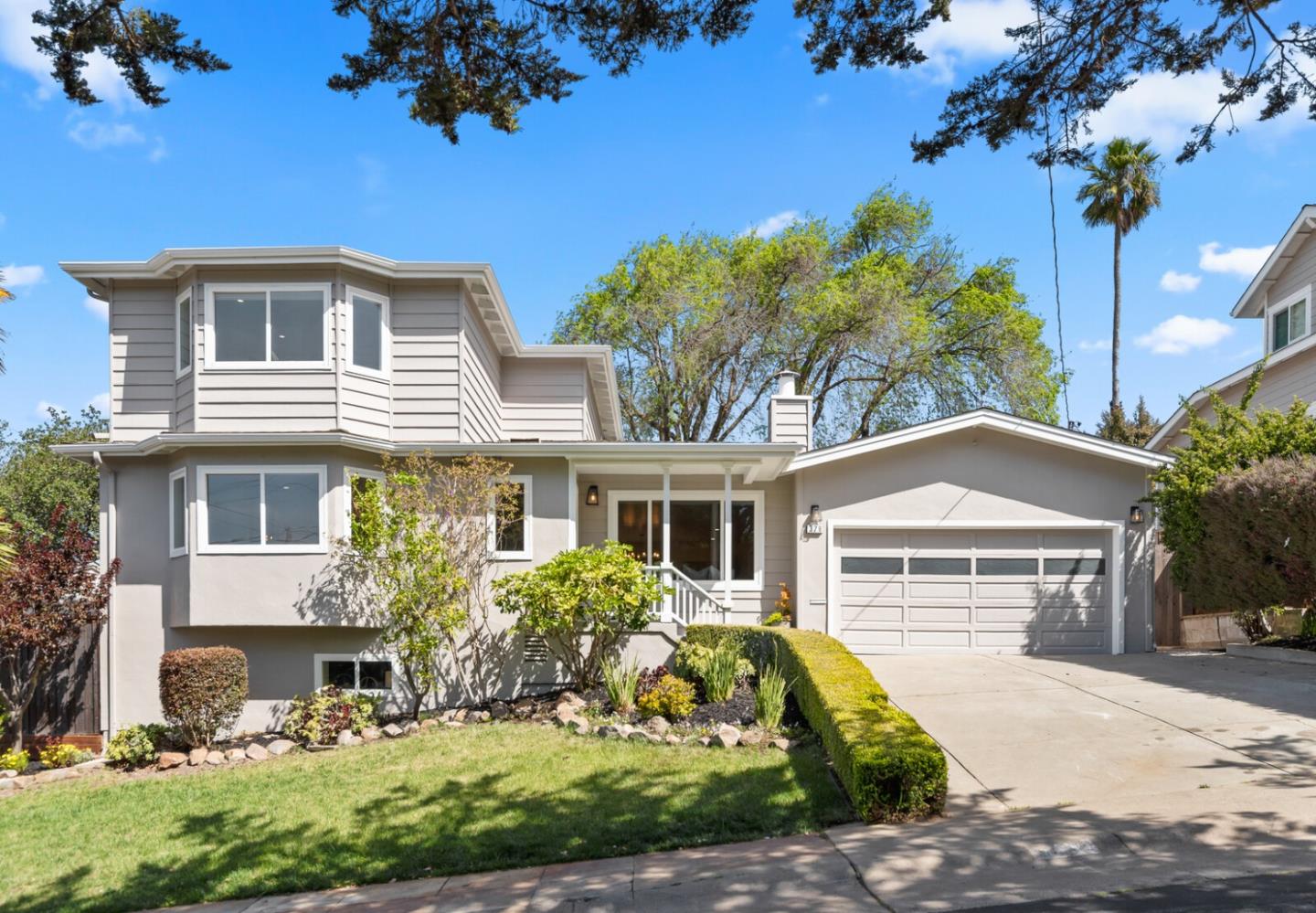 Neighborhood Neighborhood-104