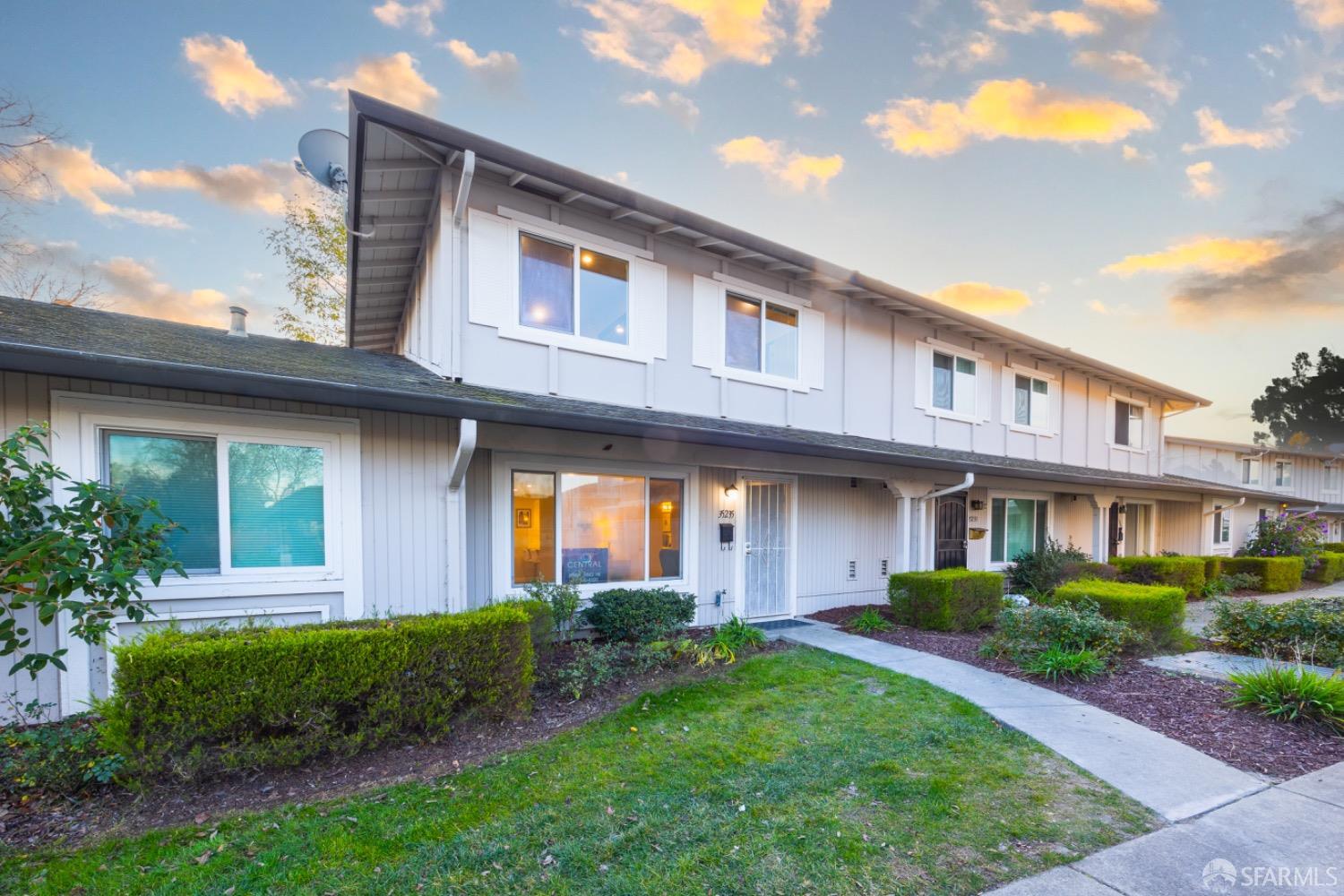 Neighborhood Neighborhood-27