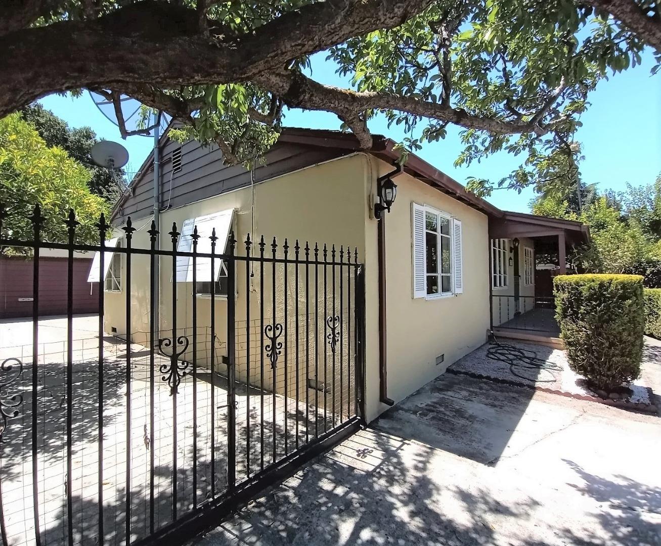 Neighborhood Neighborhood-76