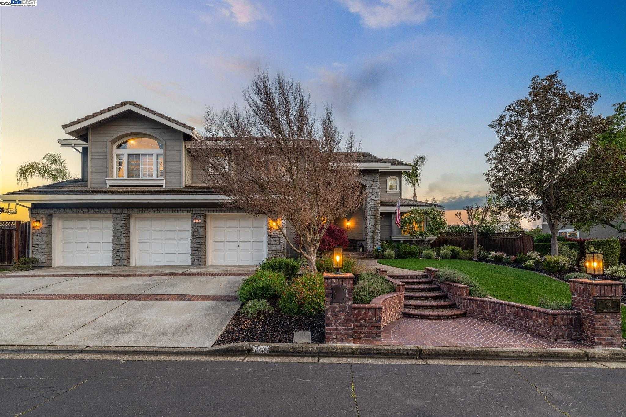 Neighborhood Neighborhood-15