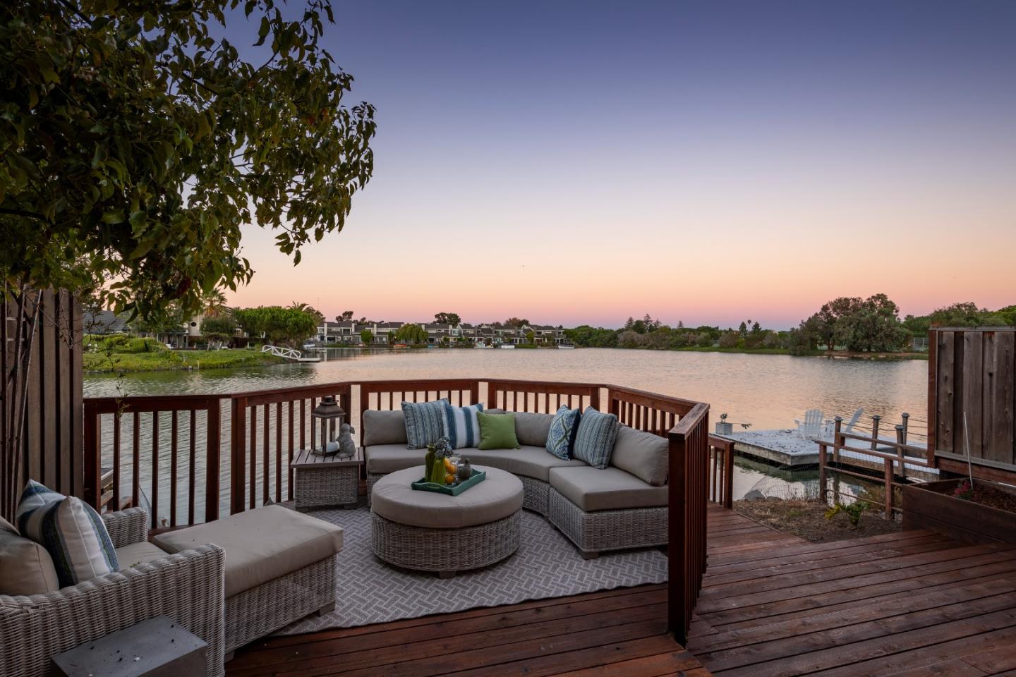 Neighborhood Neighborhood-78