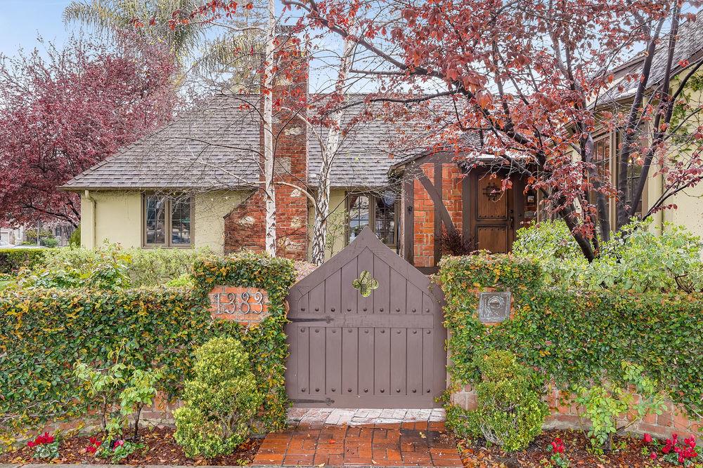 Neighborhood Neighborhood-30