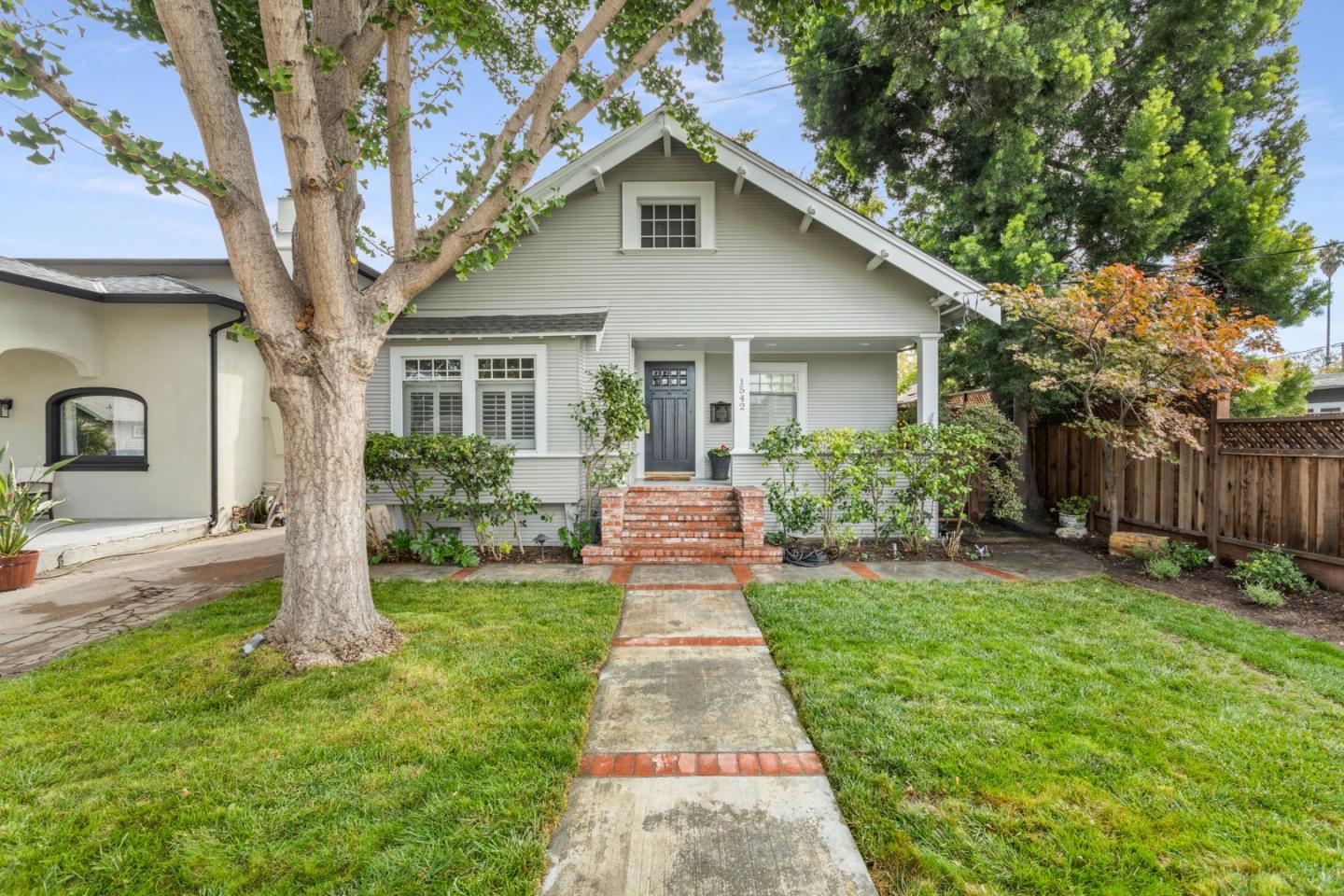 Neighborhood Neighborhood-115