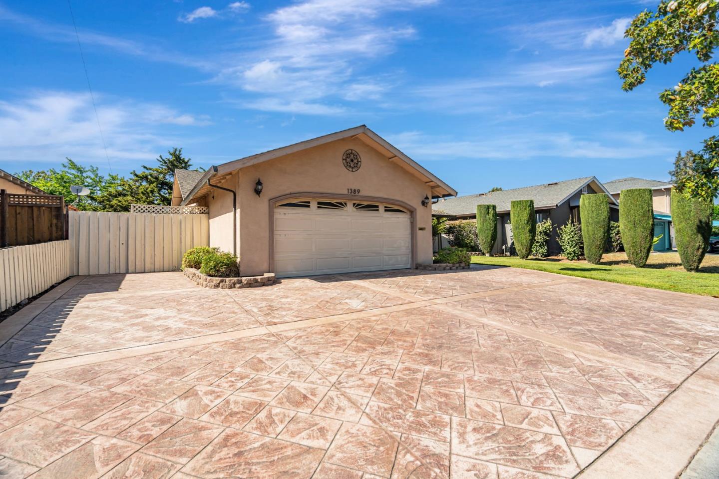 Neighborhood Neighborhood-9