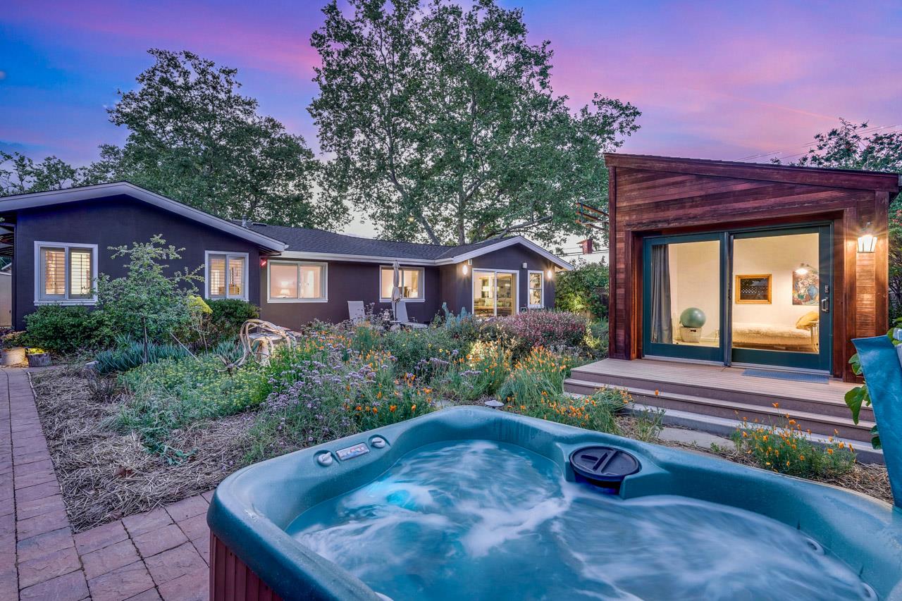 Neighborhood Neighborhood-16