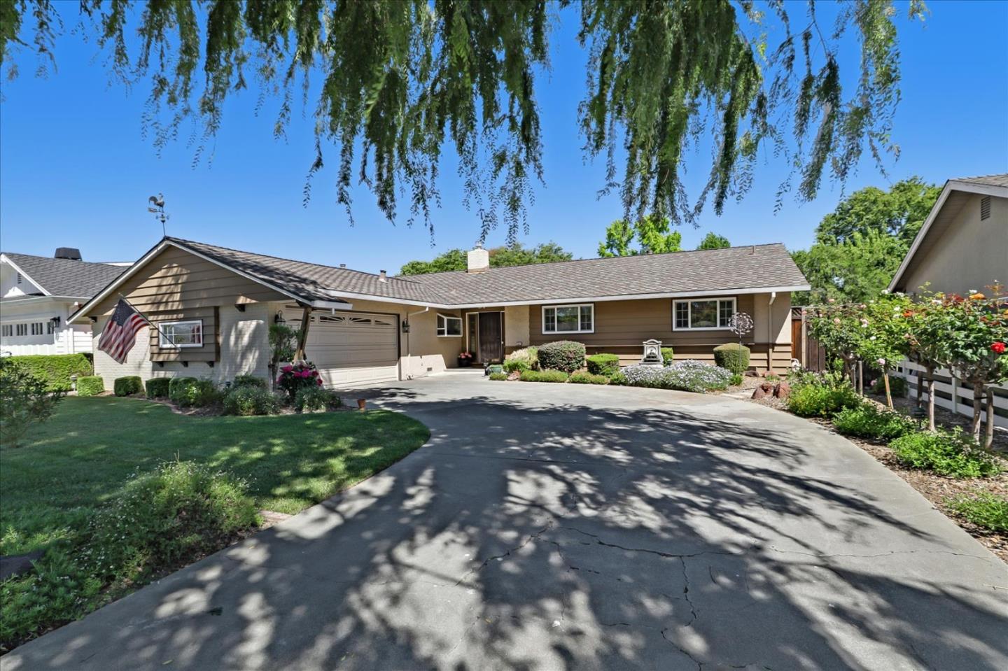 Neighborhood Neighborhood-18