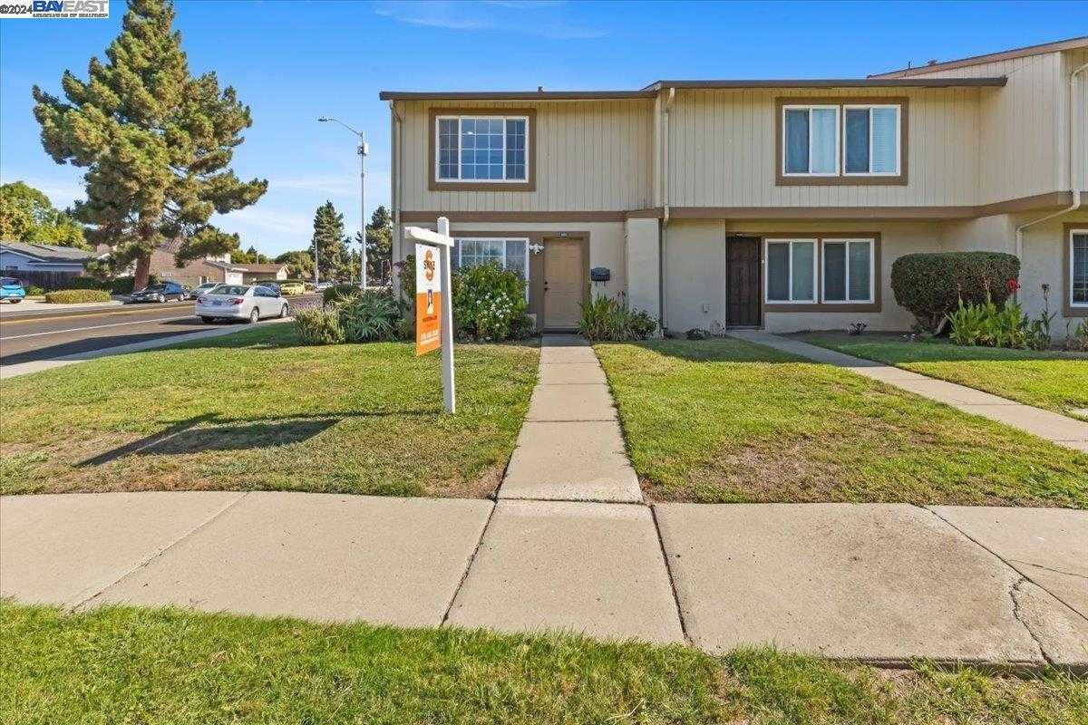 Neighborhood Neighborhood-31