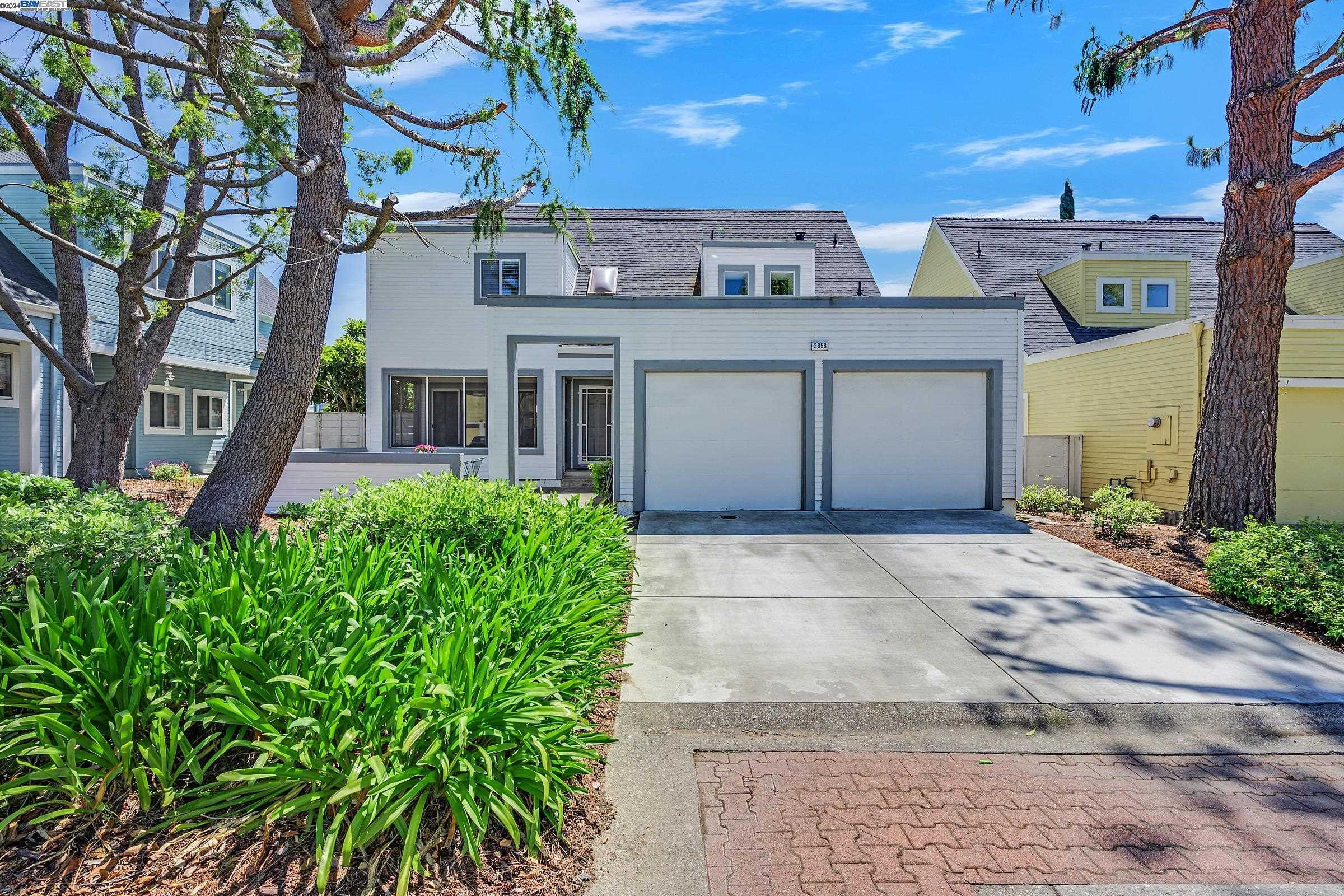 Neighborhood Neighborhood-20