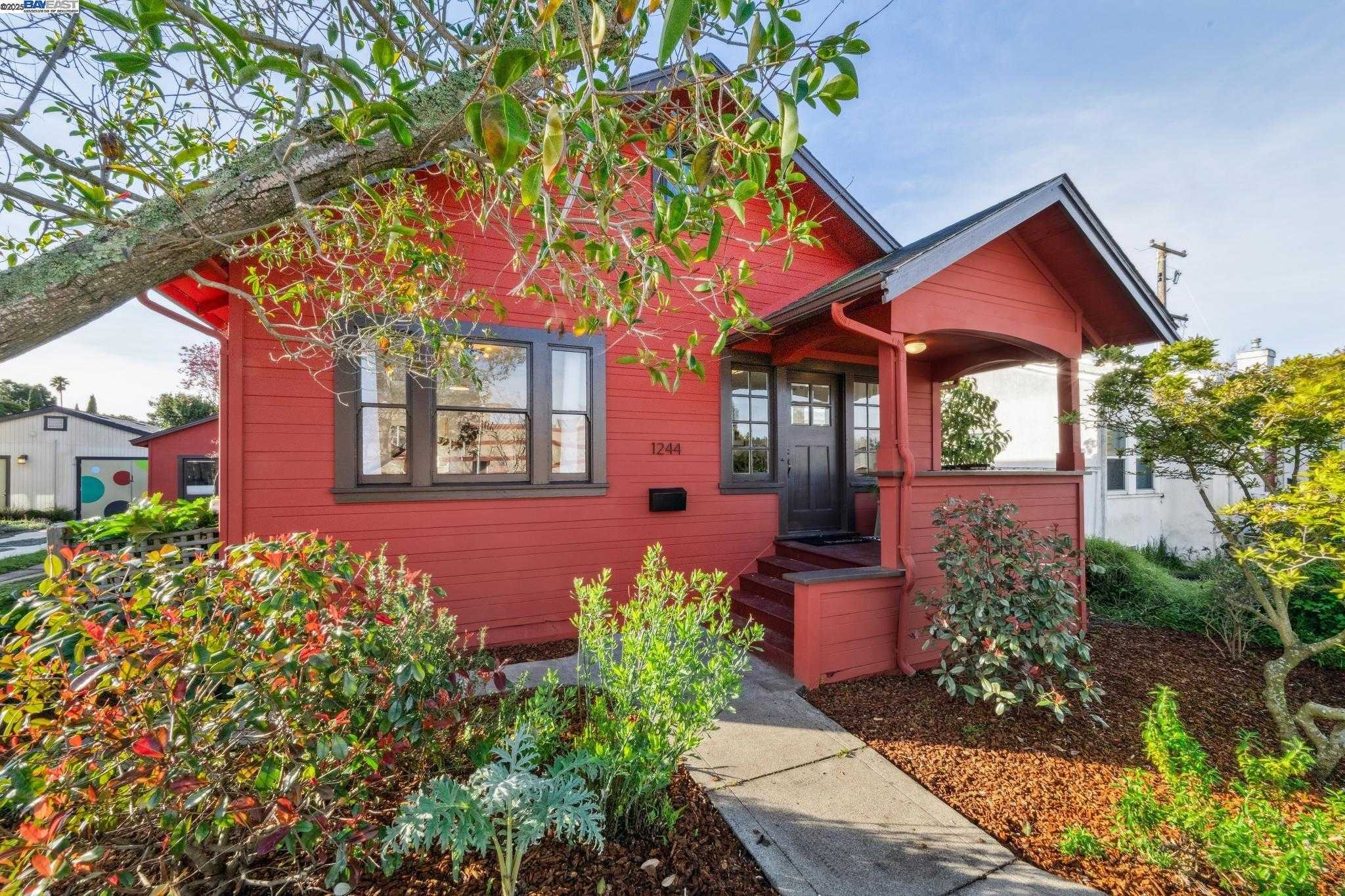 Neighborhood Neighborhood-9