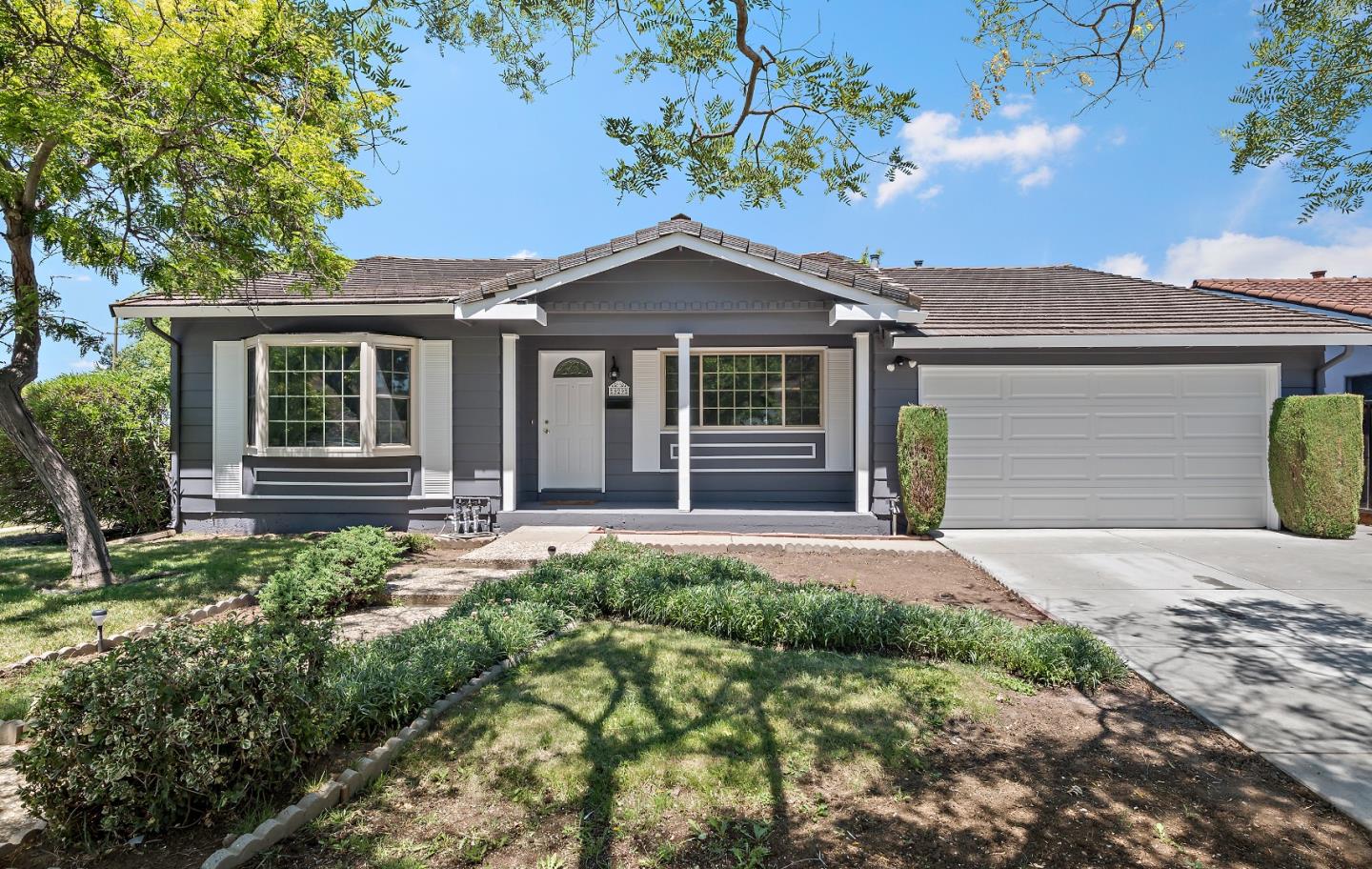 Neighborhood Neighborhood-31