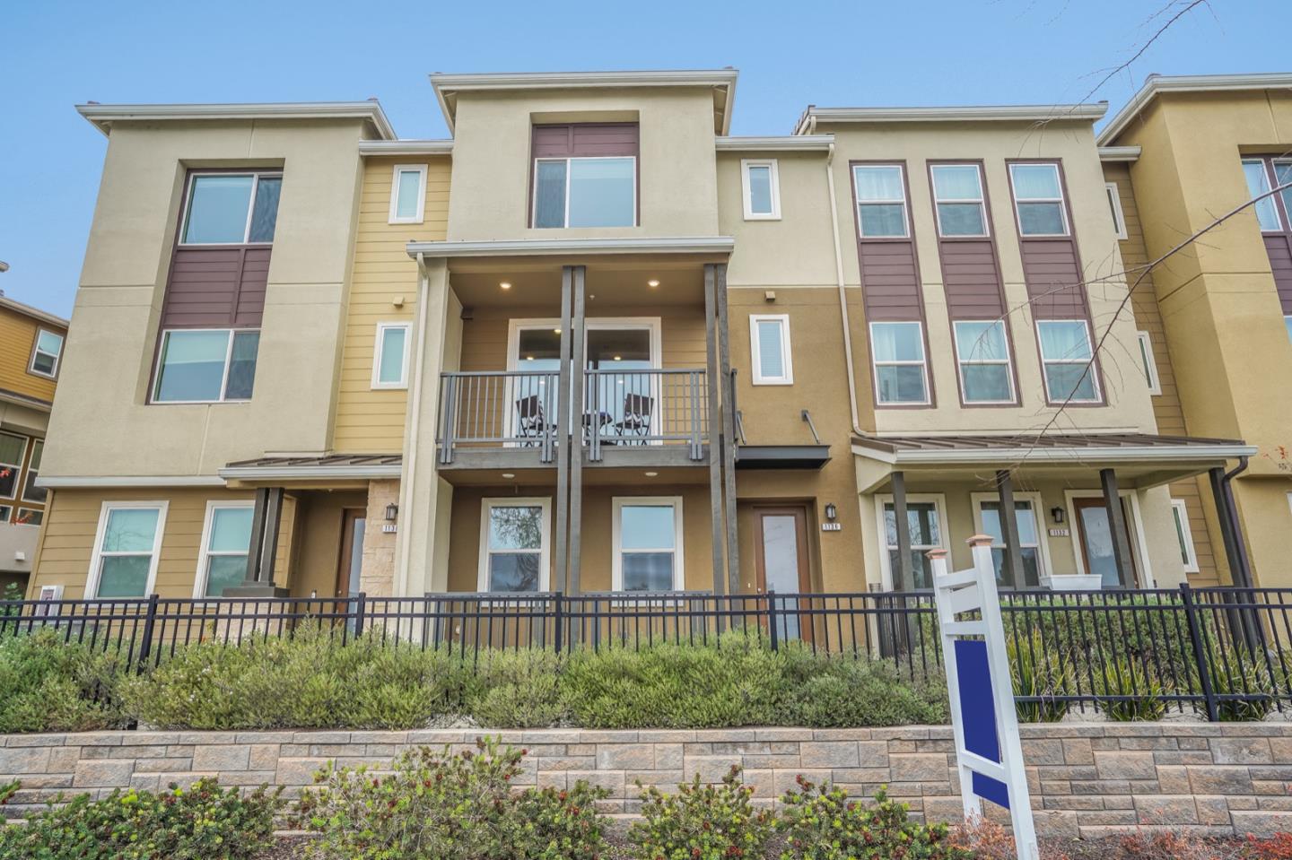 Neighborhood Neighborhood-84