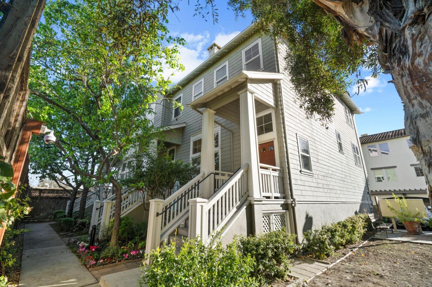 Neighborhood Neighborhood-10