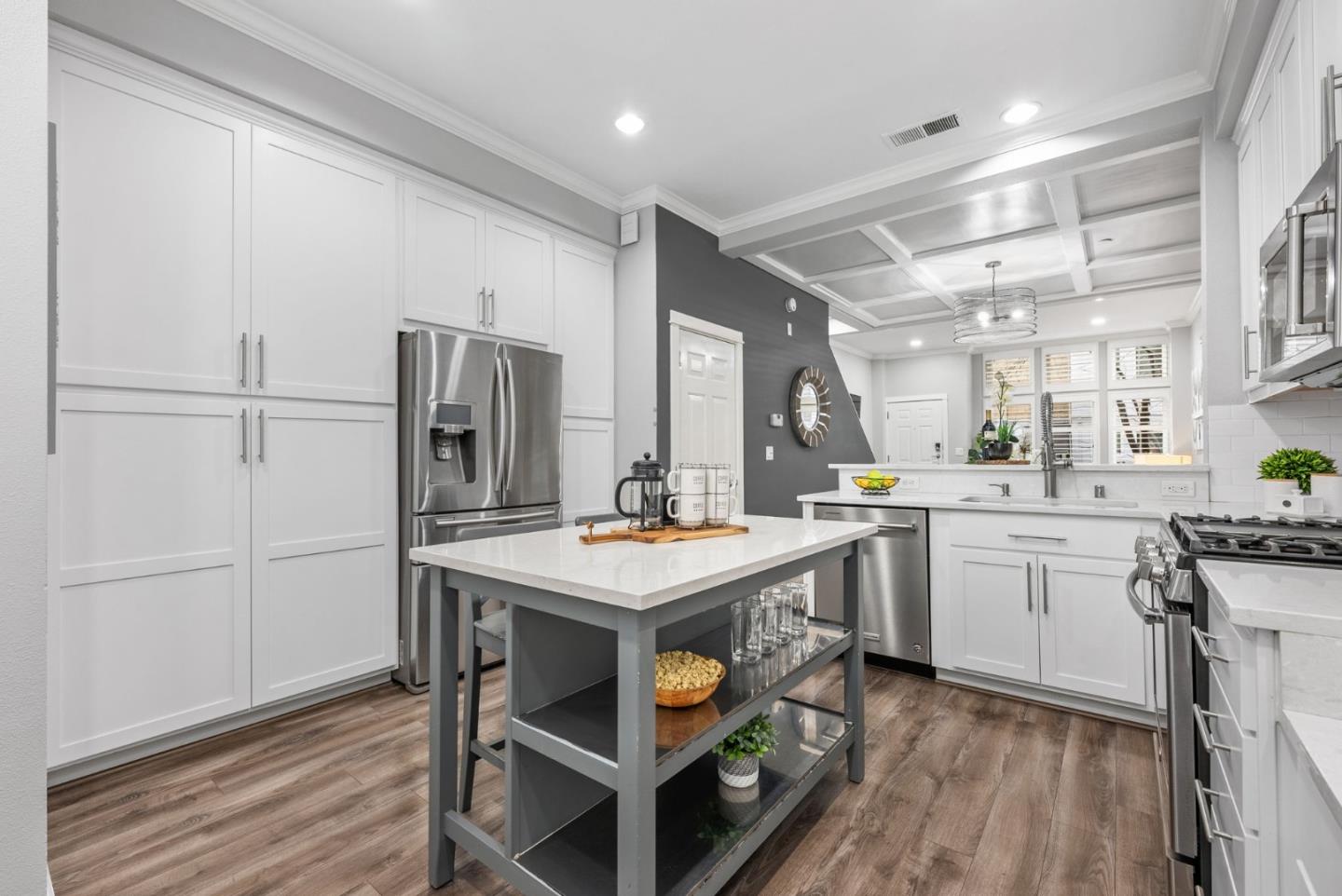 Neighborhood Neighborhood-85