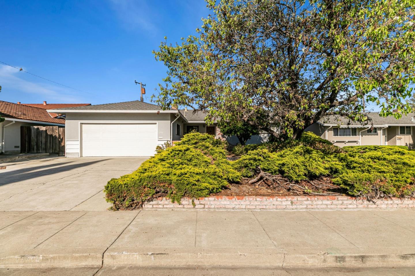 Neighborhood Neighborhood-30