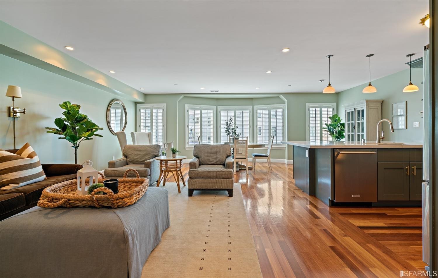 Neighborhood Neighborhood-295