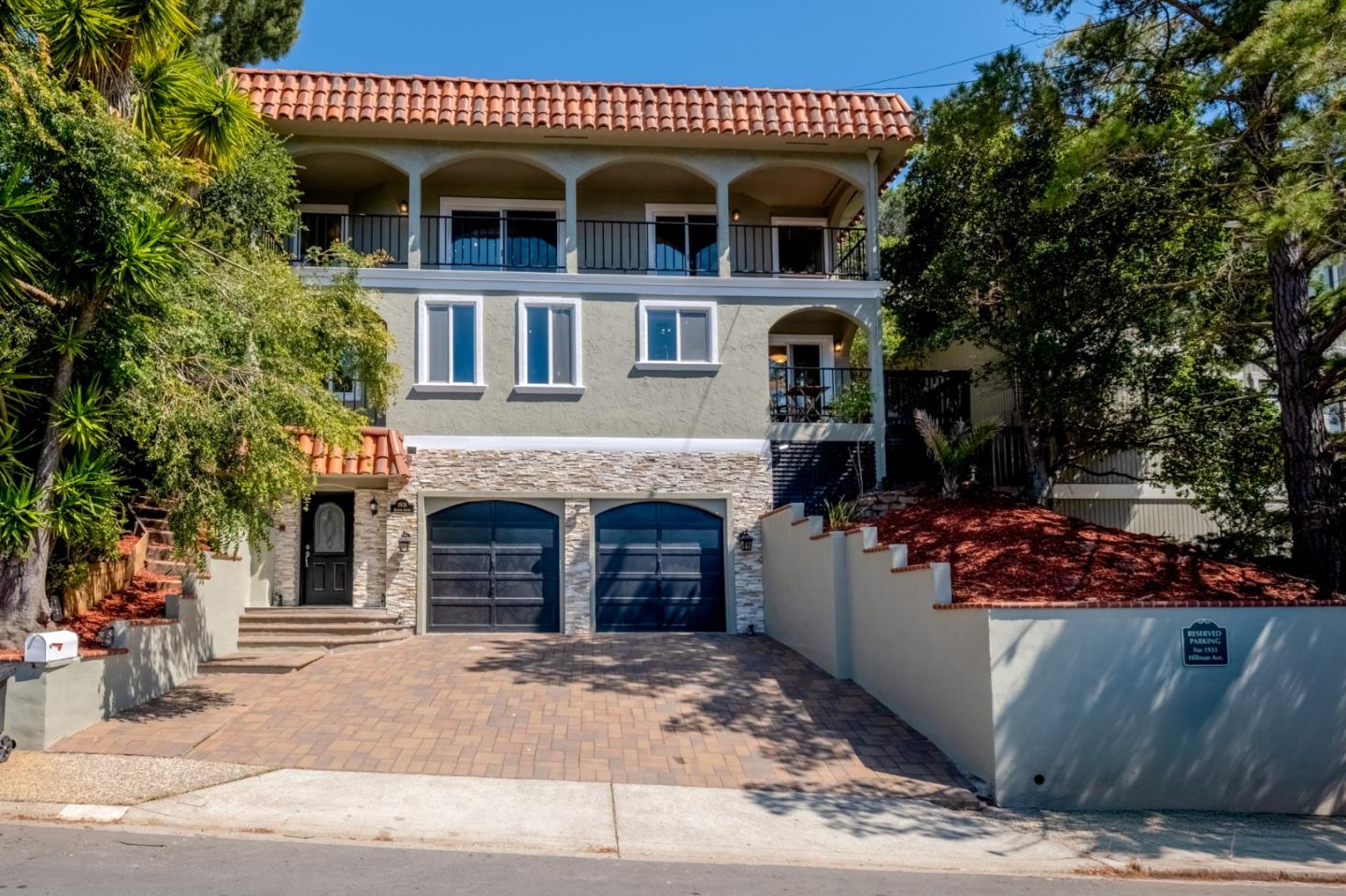 Neighborhood Neighborhood-4