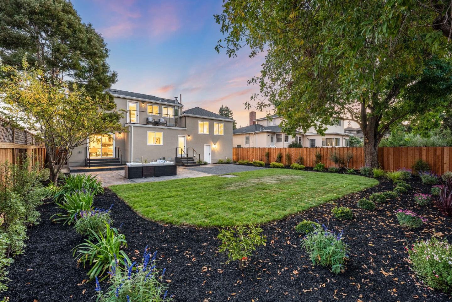 Neighborhood Neighborhood-112