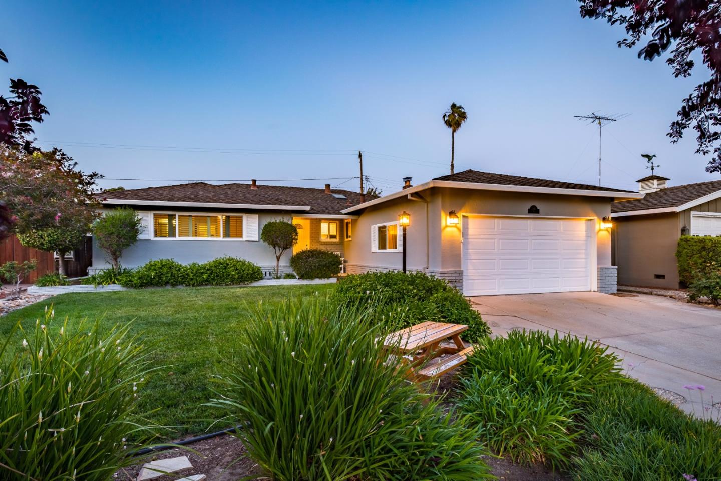 Neighborhood Neighborhood-44