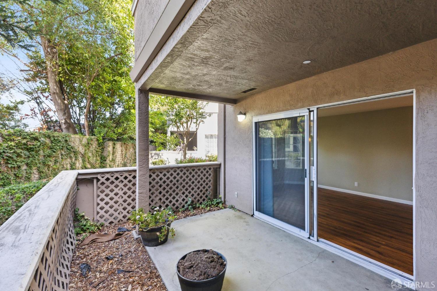 Neighborhood Neighborhood-31