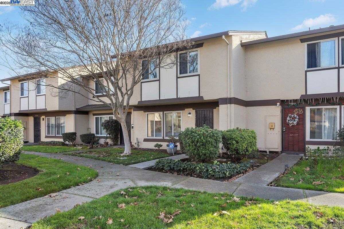 Neighborhood Neighborhood-12